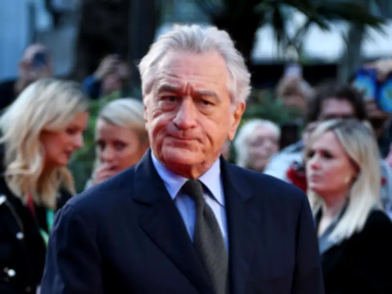 Robert De Niro Criticizes Trump, Wants to Love Country Again