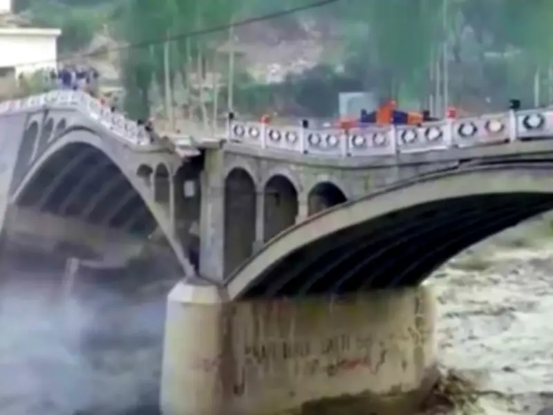 Rs130mn bridge collapses in Dera Ghazi Khan after minor rain