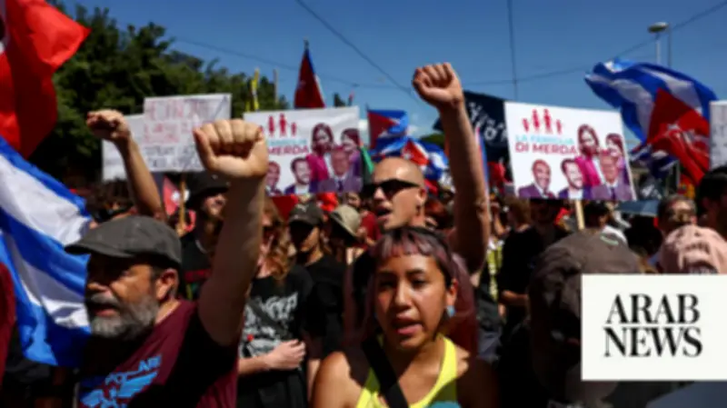 Thousands March in Rome in Anti- and Pro-Migration Rallies