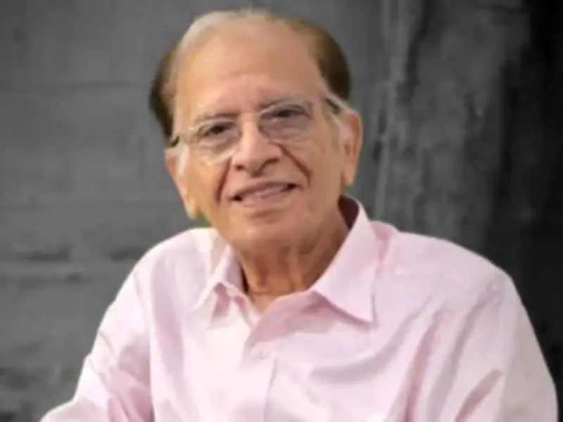 Veteran Cricket Journalist Qamar Ahmed Dies at 88 in Karachi