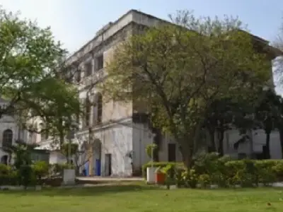 LHC Restrains Punjab Govt from Taking Over FCCU's Ewing Hall