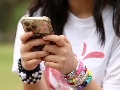 Teen's 'Stare at a Wall' Remark Goes Viral Over Social Media Ban