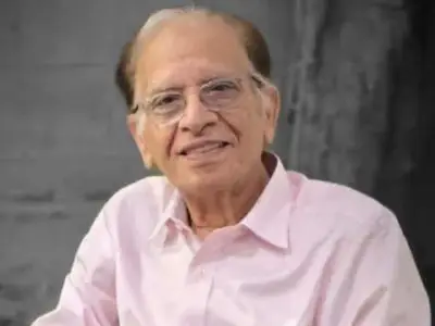 Veteran Cricket Journalist Qamar Ahmed Dies at 88 in Karachi