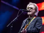 Daryl Hall Reveals Successful Kidney Transplant, Recovering Well