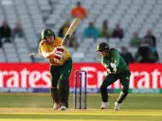 Fatima Sana's Heroics in Vain as Pakistan Lose to South Africa by 2 Wickets