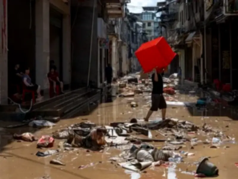 8 Dead, Many Missing After Thunderstorms and Landslides in China