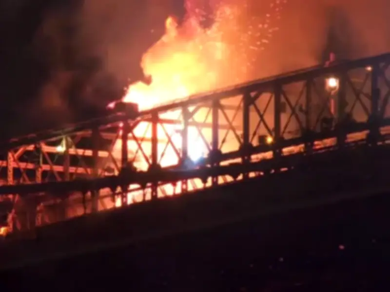 Fire Erupts on Brooklyn Bridge During Macy's July 4th Fireworks