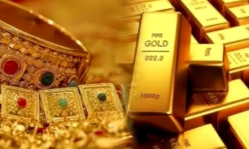 Gold Prices Surge in Pakistan After Consecutive Decline, Per Tola Reaches Rs428,736