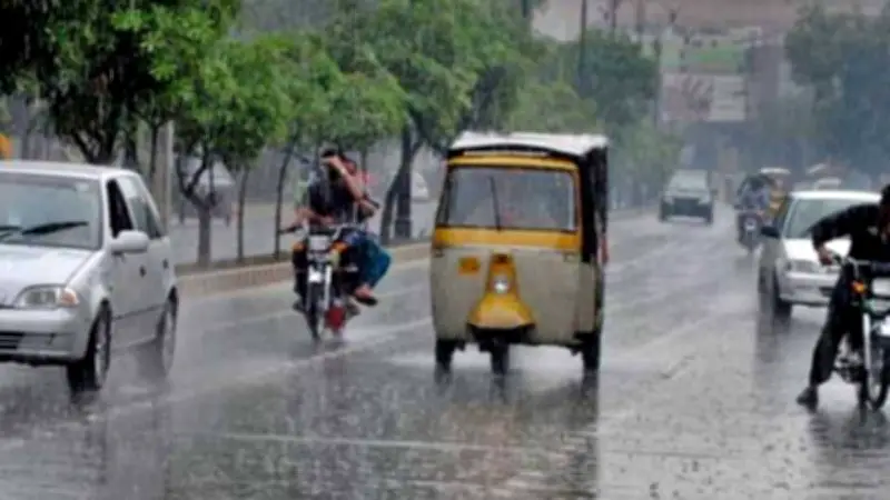 Heavy Rain Ends Humidity, Causes Power Outages in Lahore