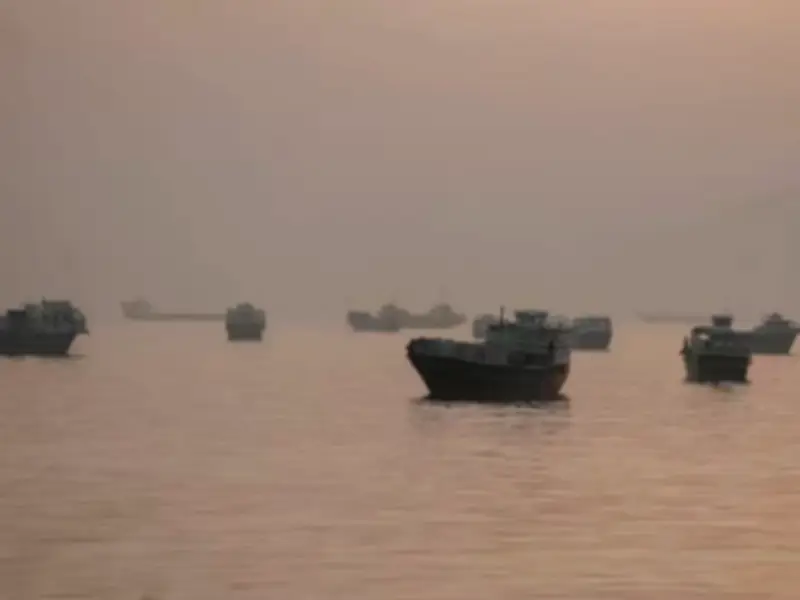 Iran's Revolutionary Guards Fire Missiles at Ships in Strait of Hormuz