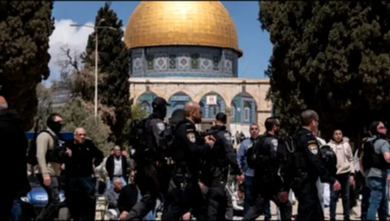 Israeli Settlers Storm Al-Aqsa Mosque Compound Under Police Protection