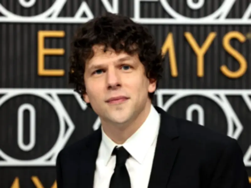 Jesse Eisenberg Rejects Leaving US Over Trump, Cites Responsibility to Stay and Help