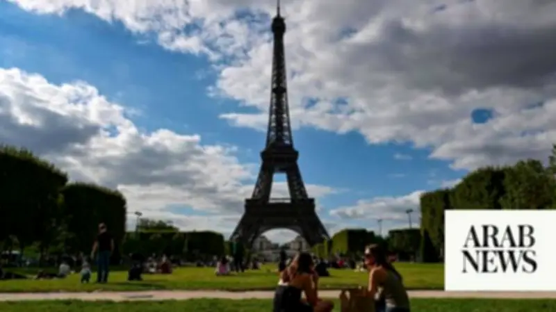 Man Climbs Eiffel Tower, Hangs US Flag on Independence Day