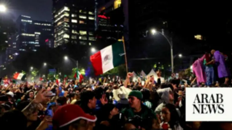 Mexico fans dream of World Cup wins with '¿Y si sí?' chant
