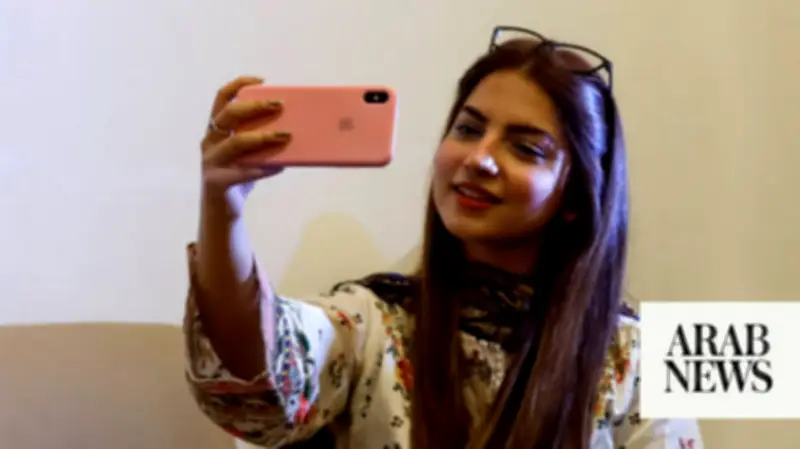 Pakistan Narrows Mobile Gender Gap But 28% of Women Still Use Borrowed Phones: GSMA