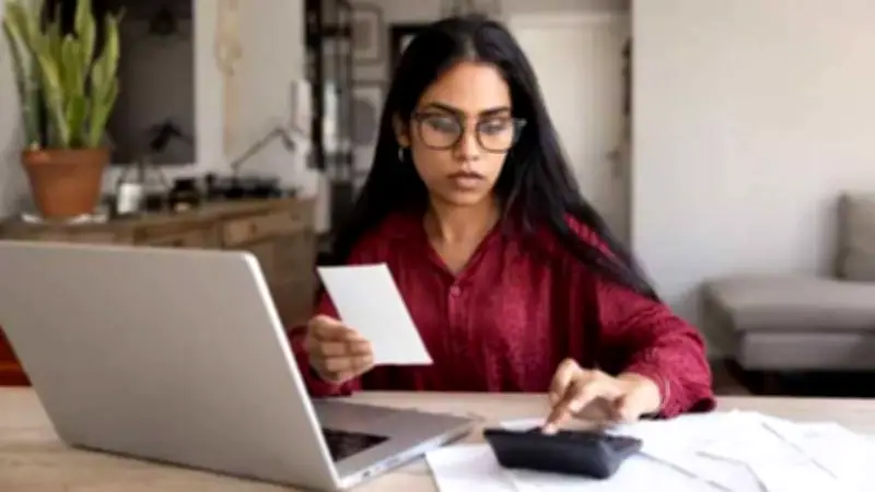Salaried Class Paid Rs633bn in Tax, More Than Exporters and Real Estate Combined