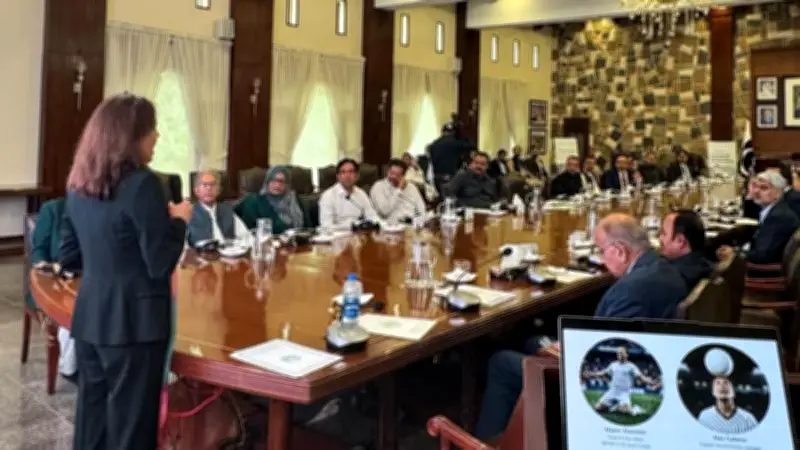 Sindh Cabinet Completes Historic AI Training by Google for Education in Karachi
