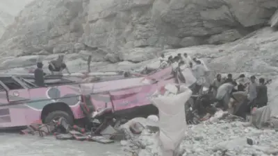 At Least 40 Killed in Quetta-Peshawar Bus Crash in Balochistan