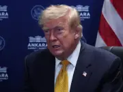 Trump Disrupts NATO Summit, Threatens Trade Cuts with Spain and Renews Greenland Claim